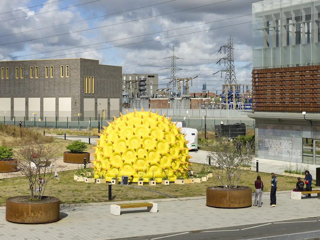 Installation of Pollenarium Sculpture by Luke Jerram