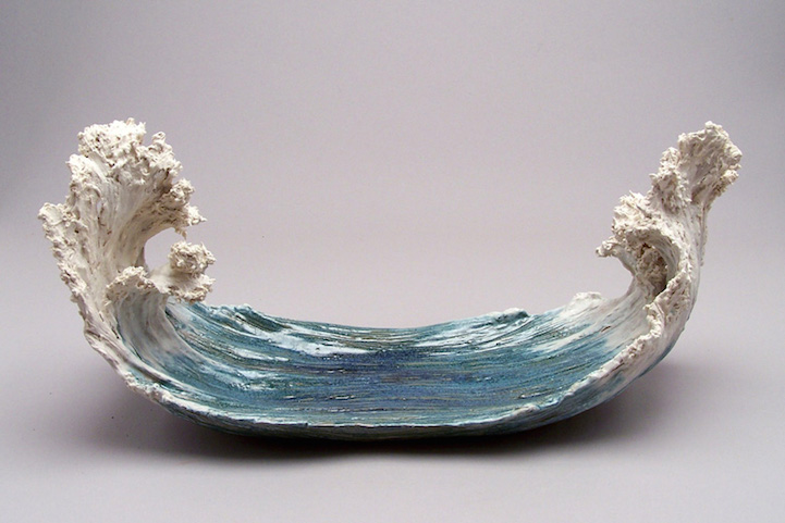 Ocean-Inspired Ceramic Sculptures Resemble Cresting Waves