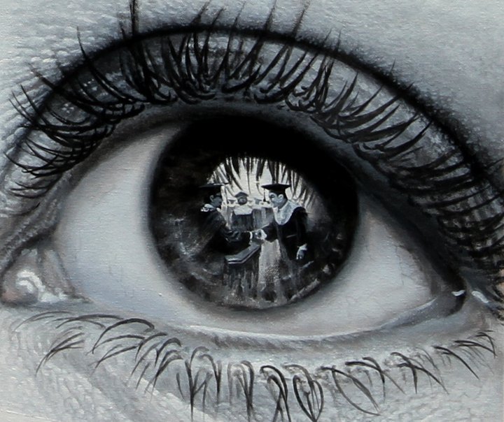 Photorealistic Paintings of Eyes Reflecting Their Surroundings