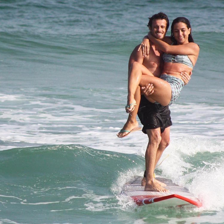 Tandem Surfing Strengthens The Bond Of A Couple