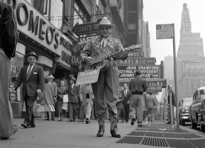 Vintage photos of everyday life in New York, 1950s