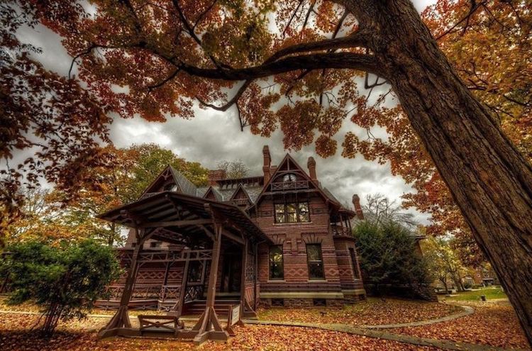 mark twain house ghost