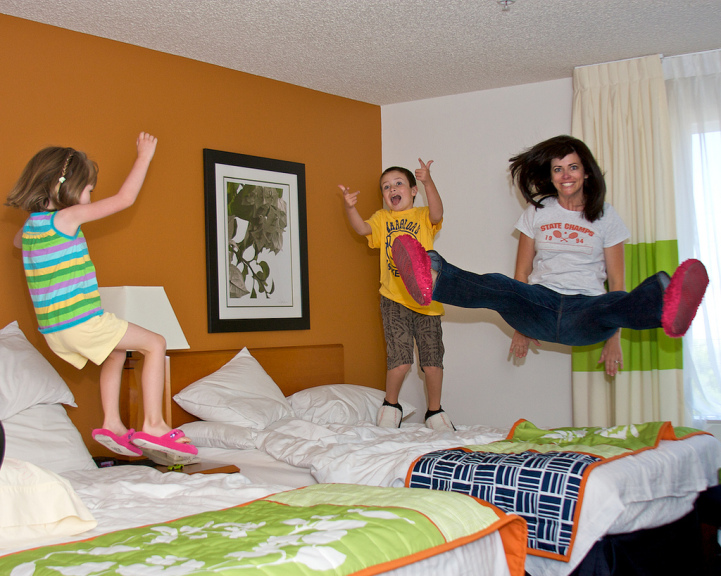 Bed Jumpers 2010 (11 photos)