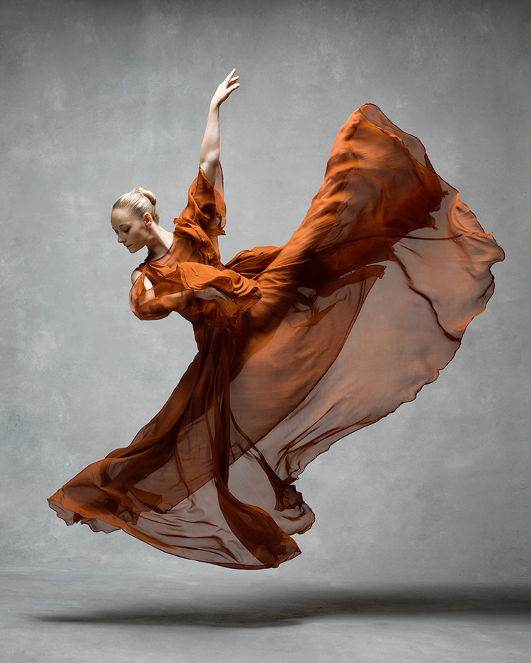 Stunning Photo Series Spotlights the Graceful Movements of Dancers
