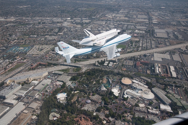 Historical Final Shuttle ENDEAVOUR Flying over Hollywood sign 8x10 PHOTO 
