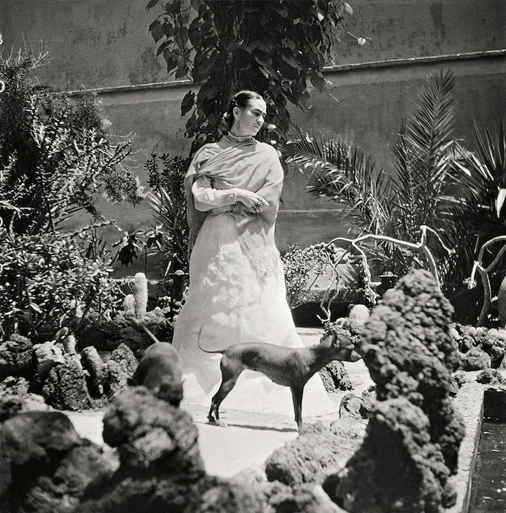 Frida Kahlo con su perro