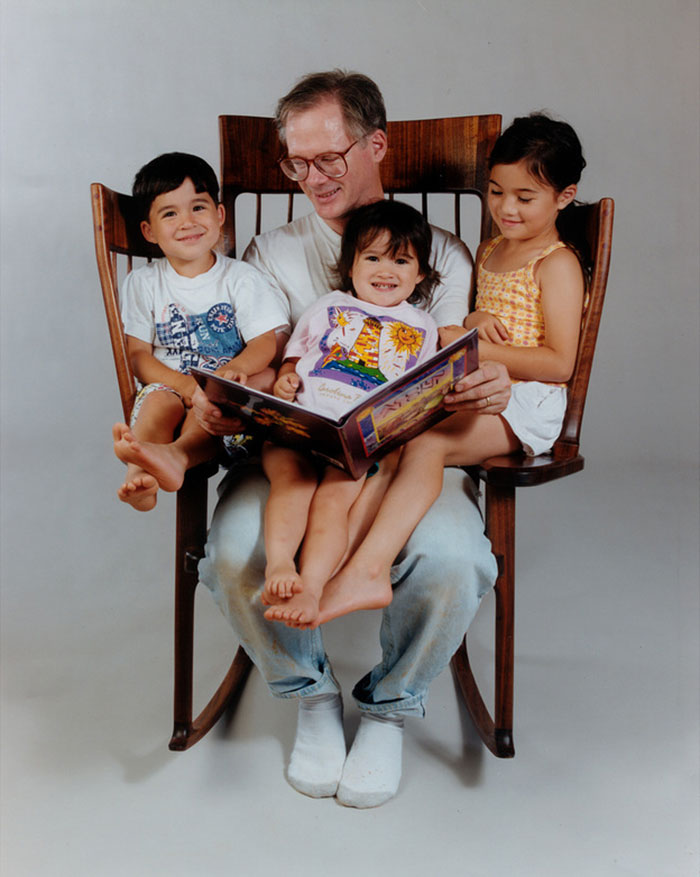 Dad Builds 3 Seat Rocking Chair For Reading With Three Kids
