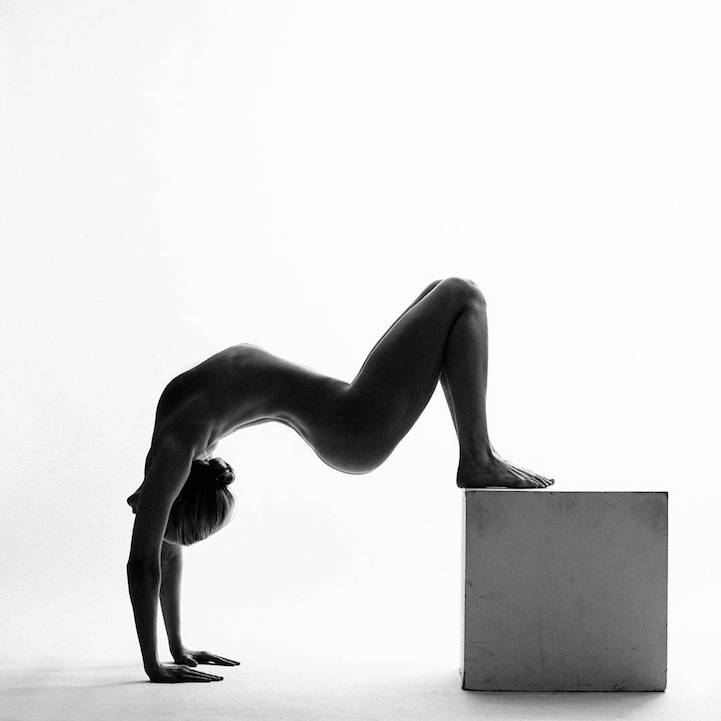 nude yoga
