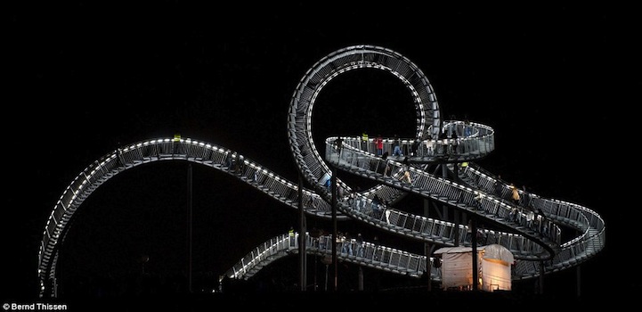 Thrilling Walkable Roller Coaster 