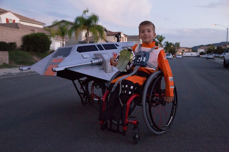 Dad Custom Creates Halloween Costume Of Luke Skywalker And Snowspeeder For Son