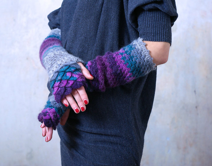 Knitted Fingerless Gloves Turn Your Hands into Cozy Multicolored