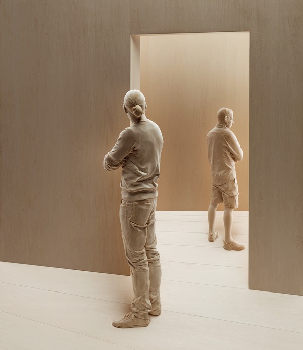 Sculptures en bois réalistes par Peter Demetz