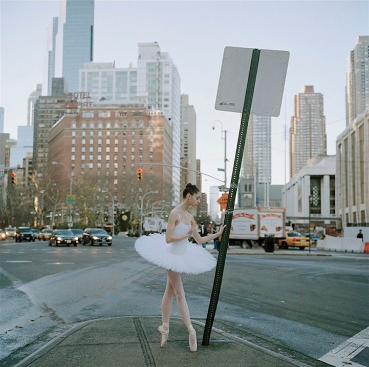 sikkerhedsstillelse teenagere fjerne Beautifully Elegant Ballerinas Take to the Streets in the Ballerina Project