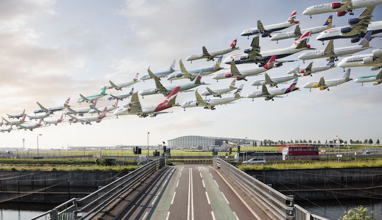 Airportraits Of Planes Arriving At London Heathrow Airport