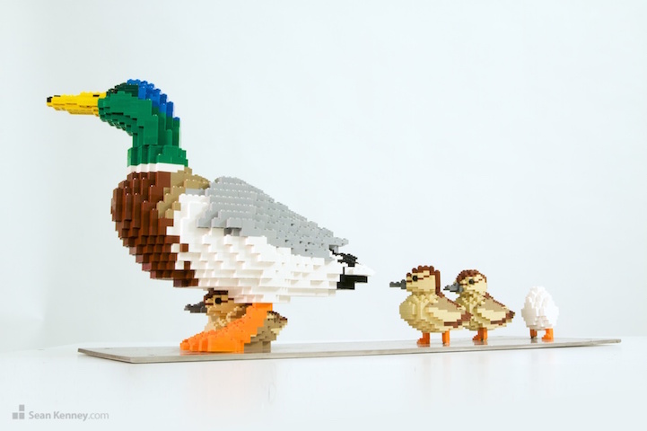 Meticulously Constructed Wildlife Sculptures Made Entirely Out Of Legos