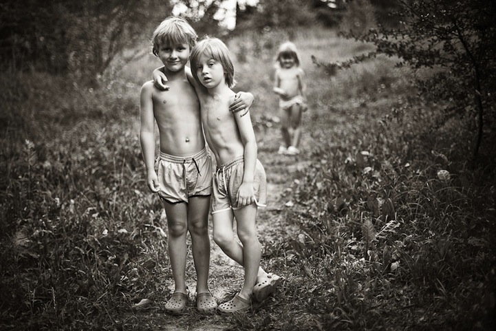 Beautiful Photo Series Captures The Youthful Days Of Summer In Poland 