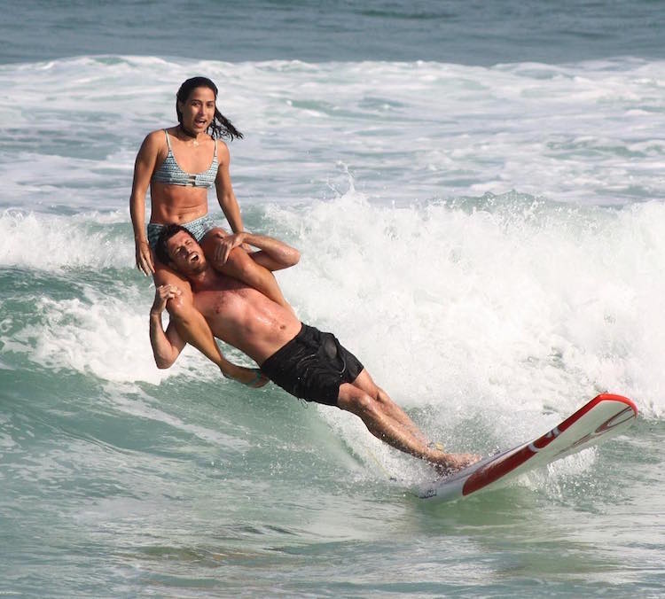 Tandem Surfing Encourages More Communication In A Couple