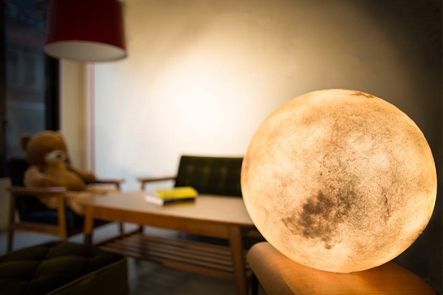 moon lamp