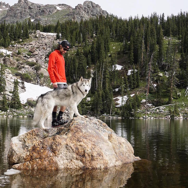Man Documents His Incredible Outdoor Adventures with His Gorgeous Wolfdog