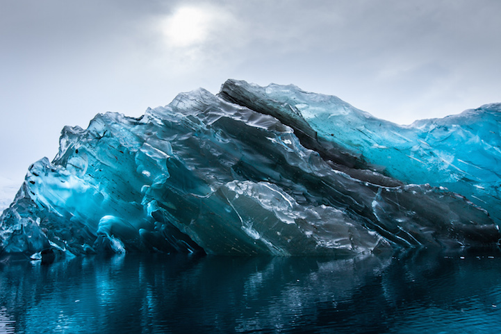 Photo d'un iceberg renversé par Alex Cornell 