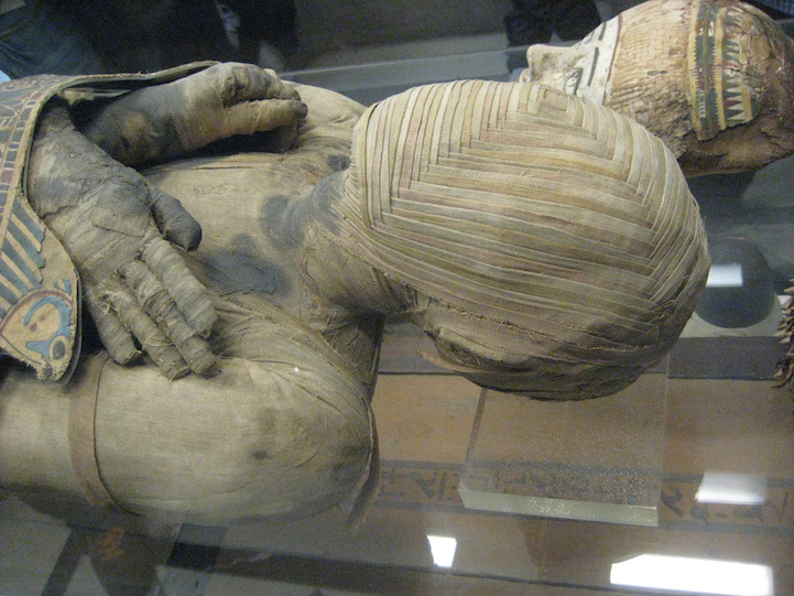 egyptian mummies wrapped