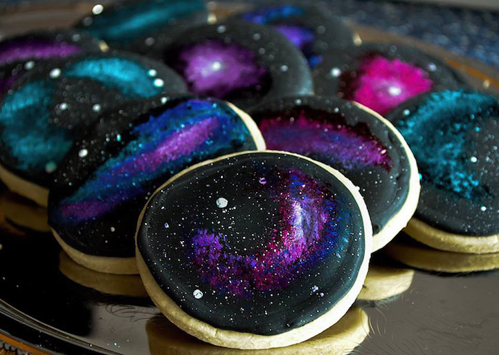 galaxy themed wedding galaxy cupcakes